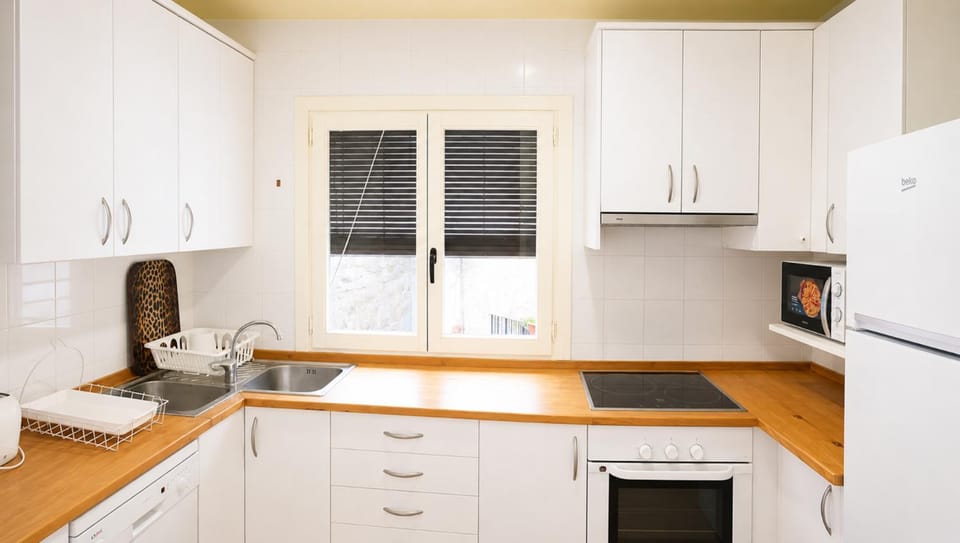 dishwasher, oven, stove, kitchen