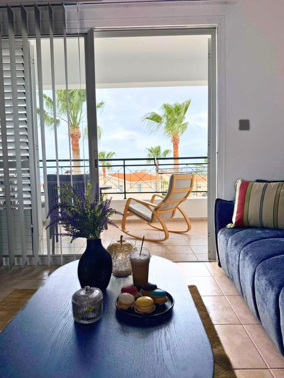 Living room, Sea view