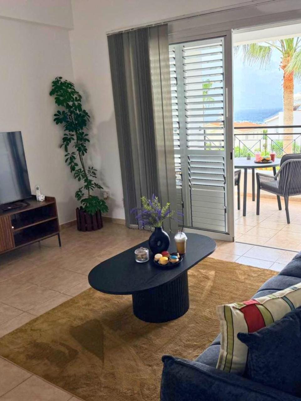 Communal lounge/ TV room, TV and multimedia, View (from property/room), View (from property/room), Living room, Sea view, Sea view