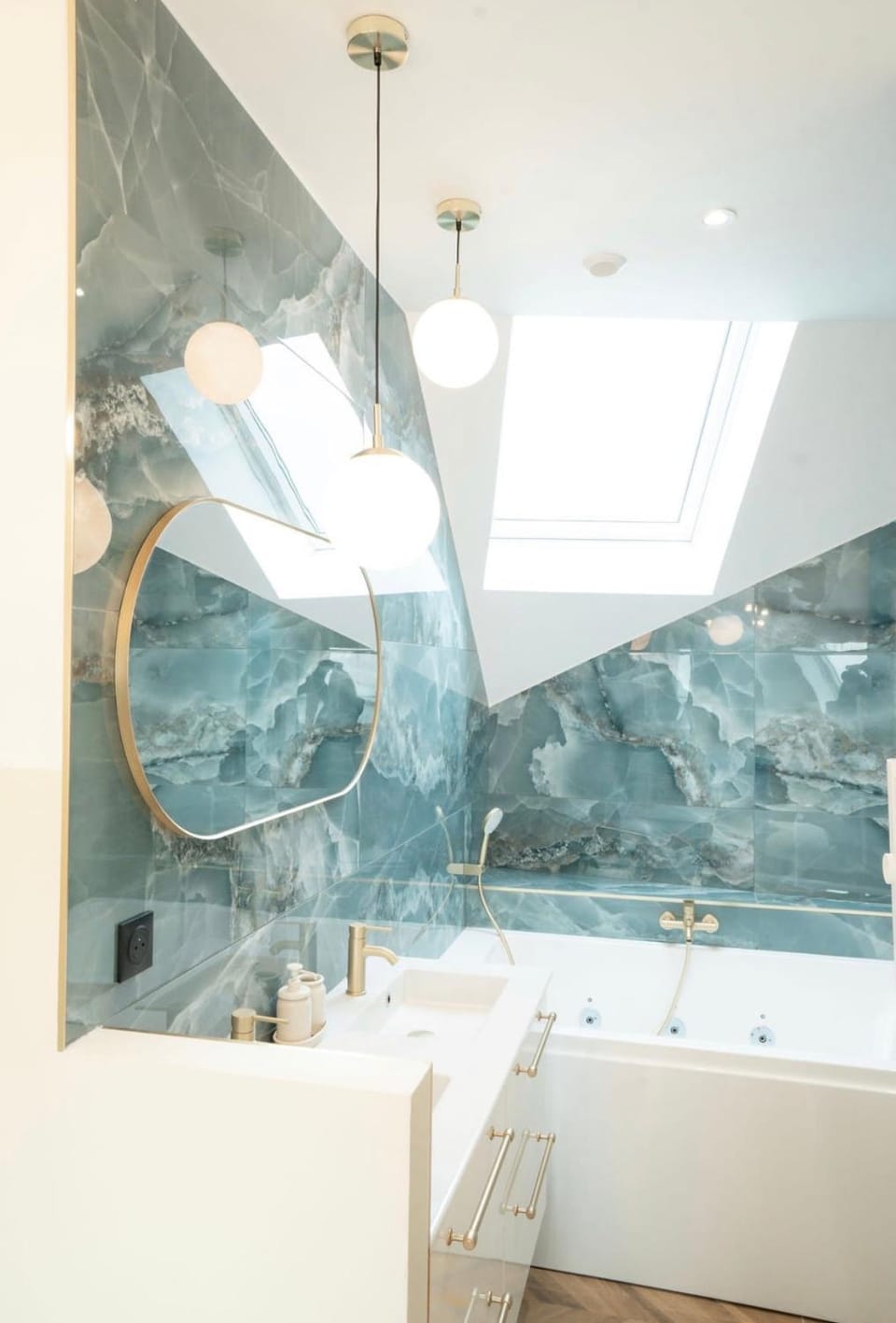 Ciel d'Azur Suite Church View, Spa & Luxury Apartment in Rouen