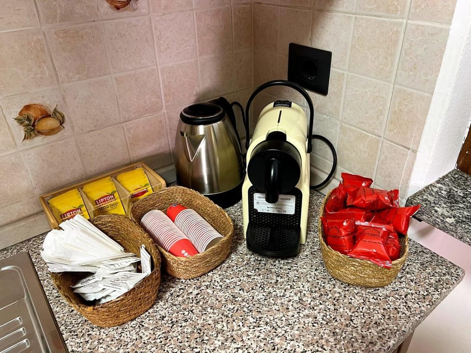 Kitchen or kitchenette, kitchen, kitchen