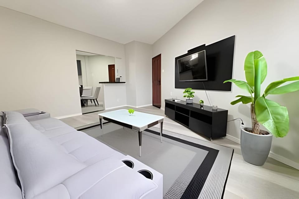 Communal lounge/ TV room, TV and multimedia, Living room, Seating area, Dining area, Evening entertainment, air conditioner