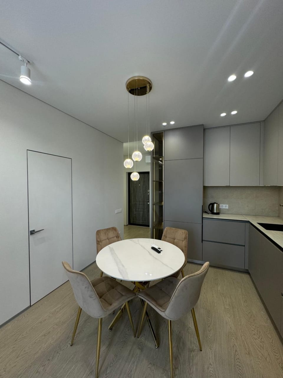 Апартаменты с новым ремонтом в районе Аркадии, 5 станция фонтанской дороги Apartment in Odessa
