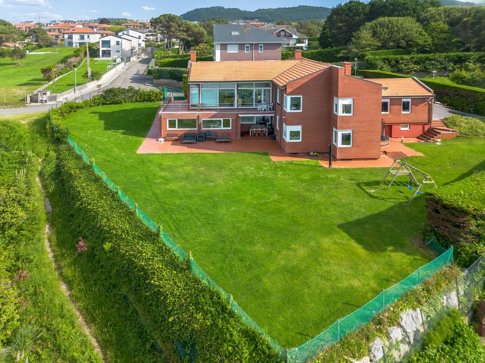 Chalet con espectaculares vistas al mar House in Cantabria