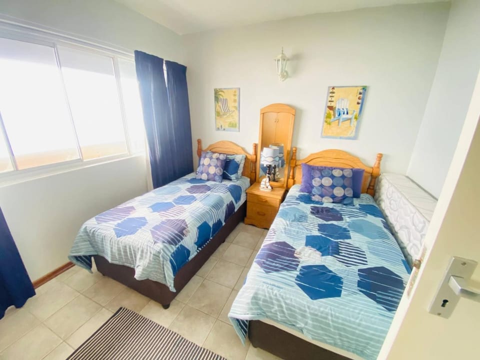 Bed, Decorative detail, Bedroom