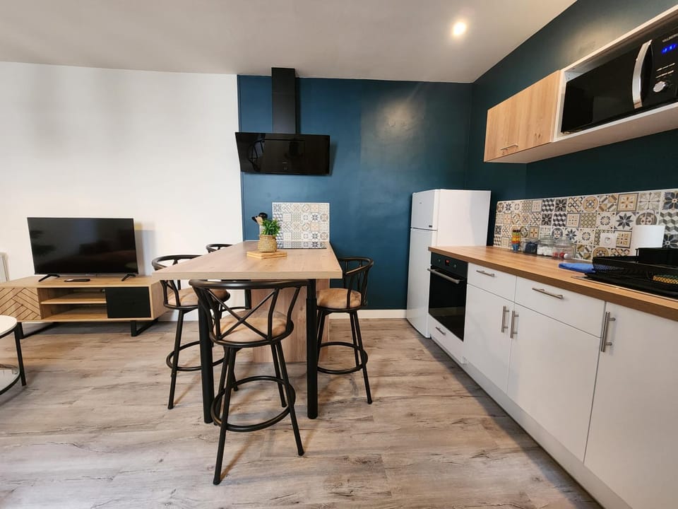 Dining area, stove, kitchen