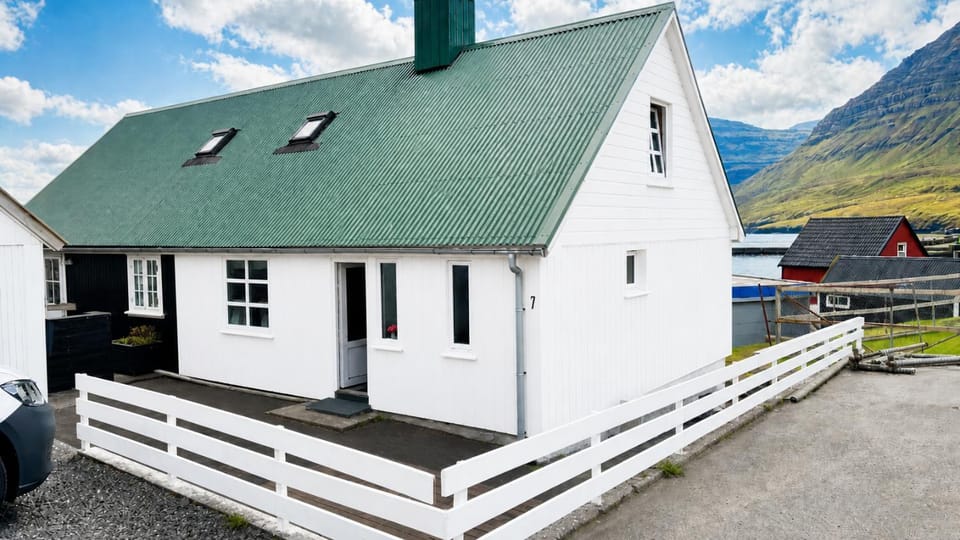 Beachhouse Syðrugøta House in Europe