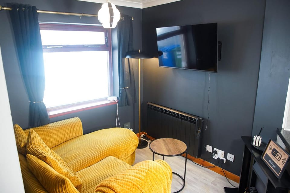 Communal lounge/ TV room, Living room