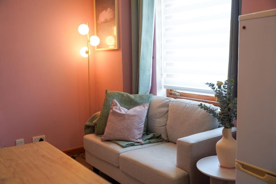 Communal lounge/ TV room, Living room