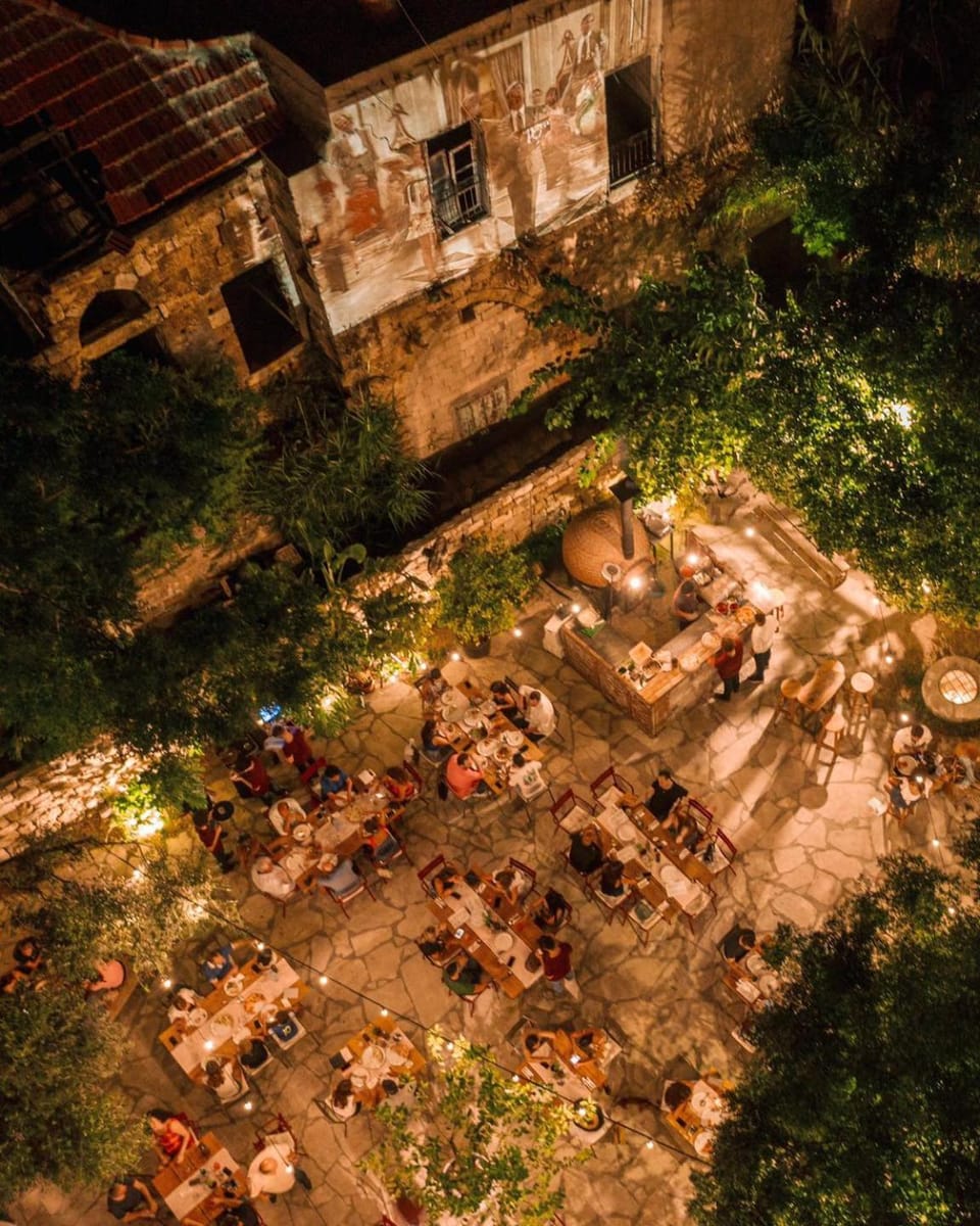 Property building, Restaurant/places to eat