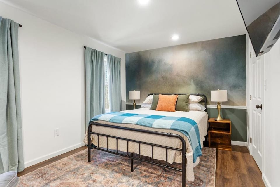 Spacious home -minutes to FIFA Training Facility and Trilith House in Fayetteville