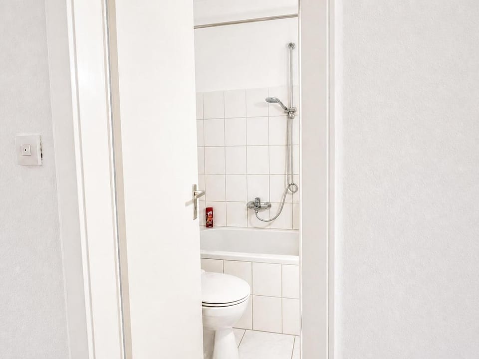 Shower, Toilet, Bathroom, Bath
