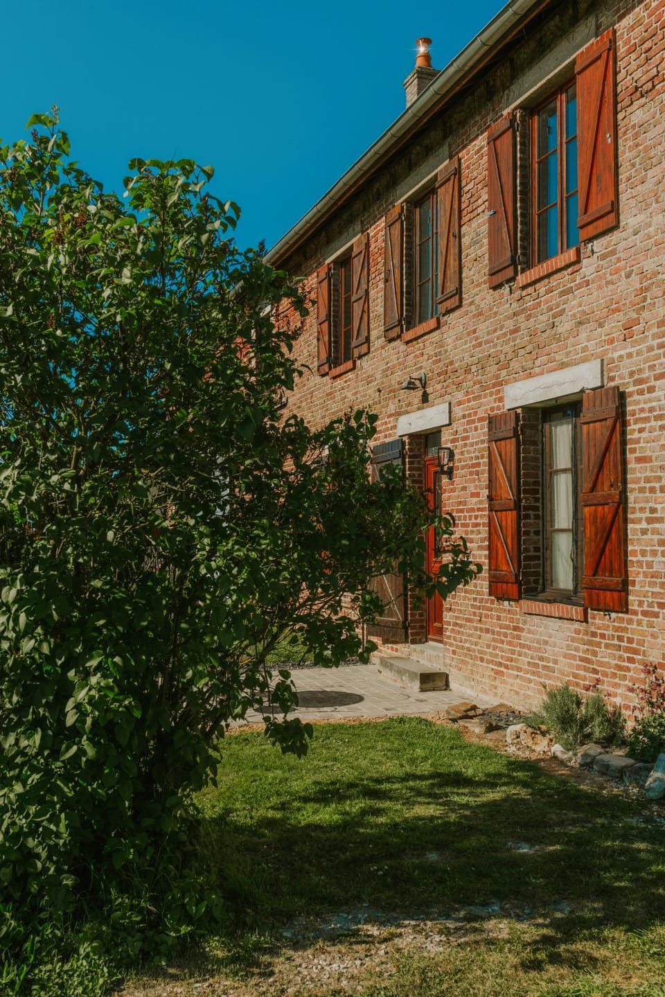 Facade/entrance, Garden