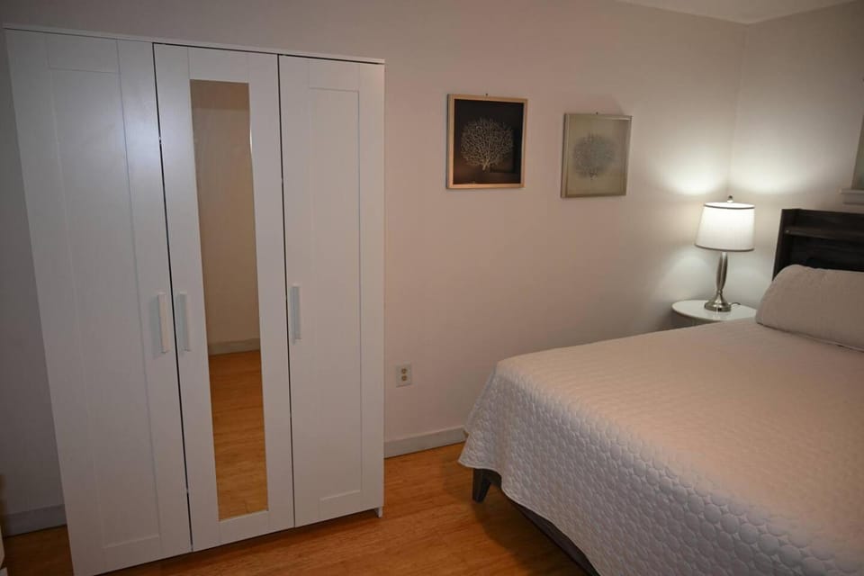Bed, Photo of the whole room, Bedroom, wardrobe