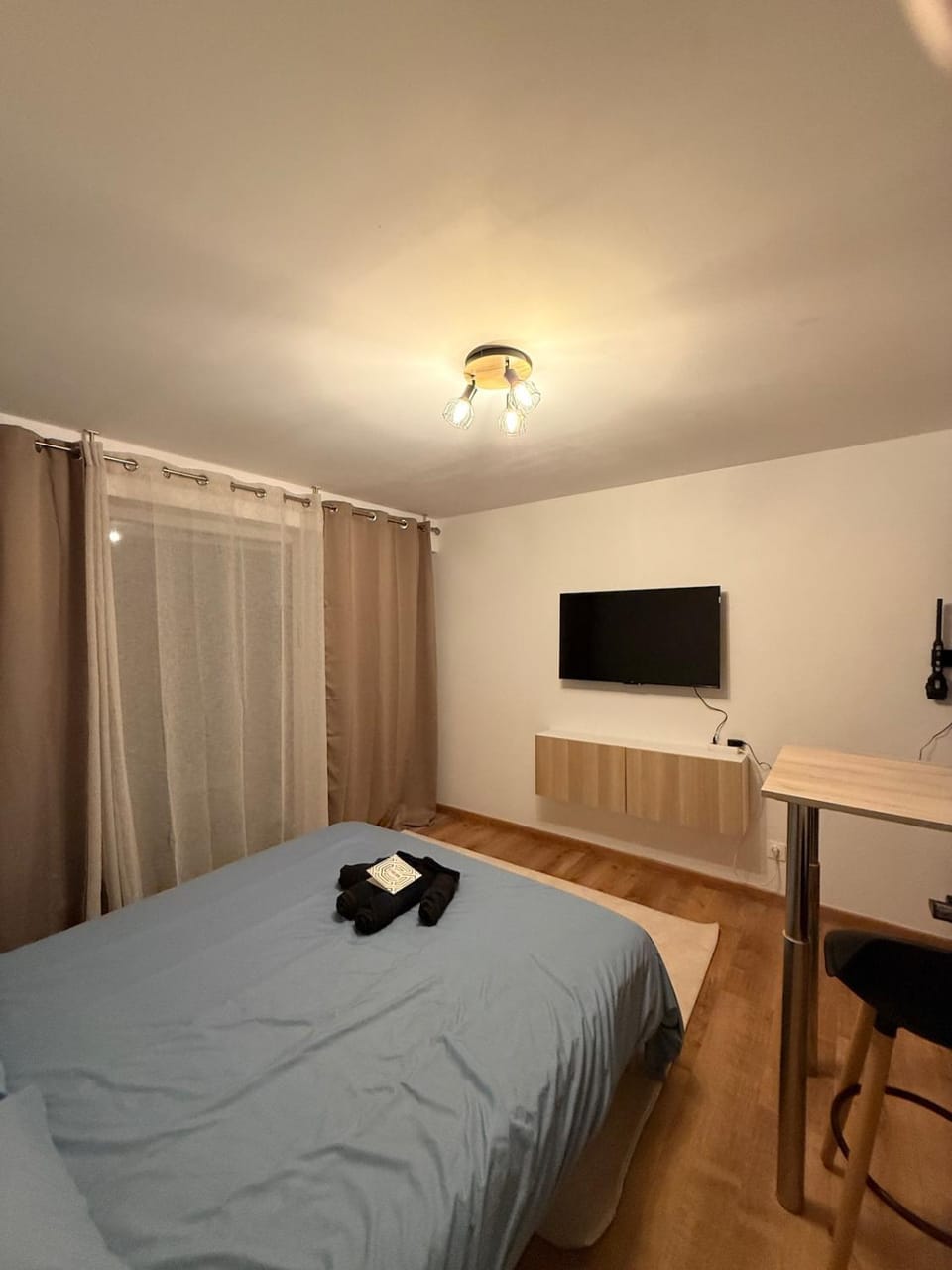 Photo of the whole room