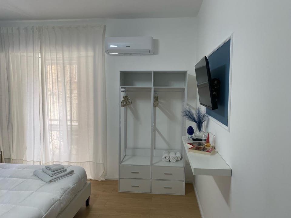 TV and multimedia, Evening entertainment, Bedroom, air conditioner