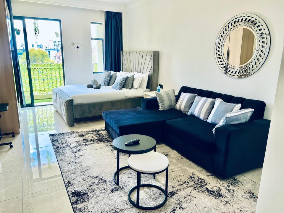 Bed, Seating area, Bedroom