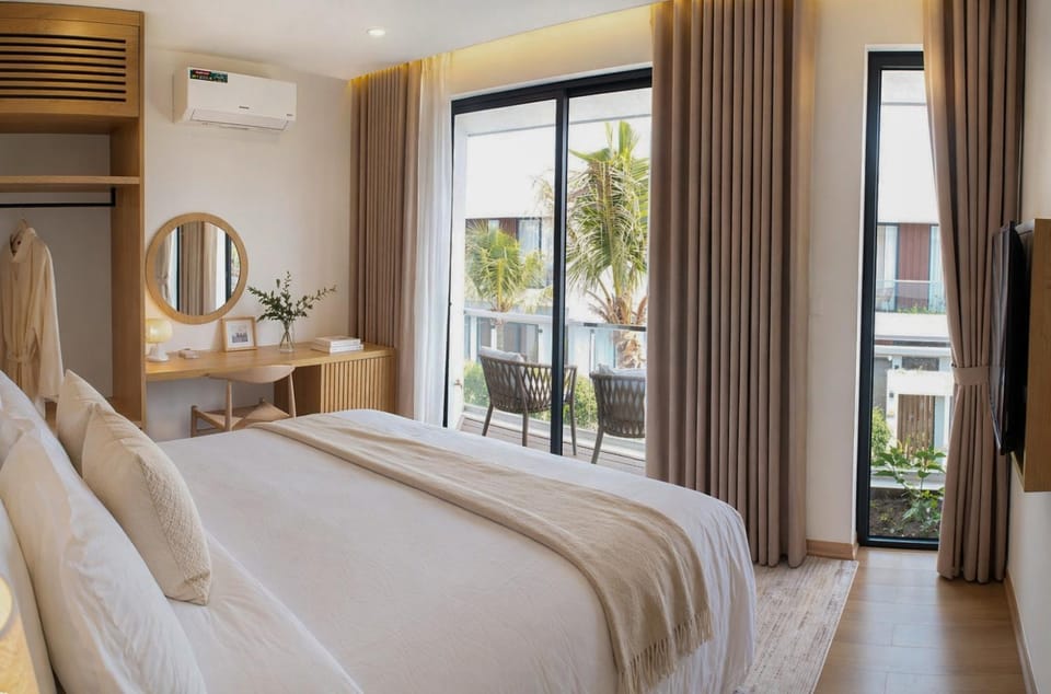 Bed, Photo of the whole room, Bedroom, air conditioner