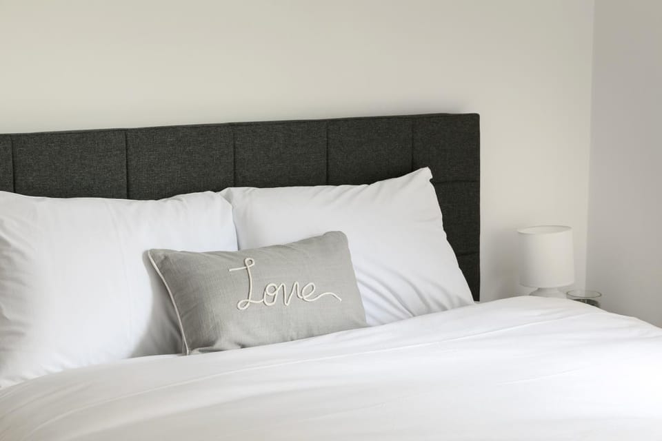 Modern 2-Bed Near Clapham Battersea Park & River Apartment in London