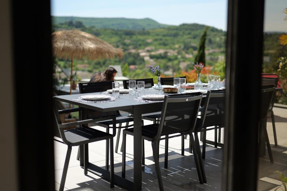 Villa avec piscine avec vue sur le Luberon Villa in Apt