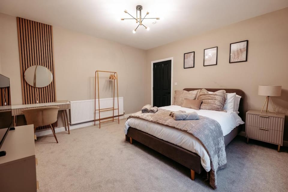 Maxwell View-Luxury 2 Bedroom Apartment-Free Private Gated Parking On-Site Apartment in Scarborough
