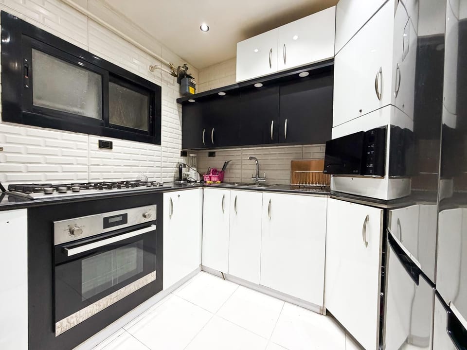 Jacuzzi Suite | 2BD | Maadi | Panoramic Nile View Apartment in Cairo Governorate