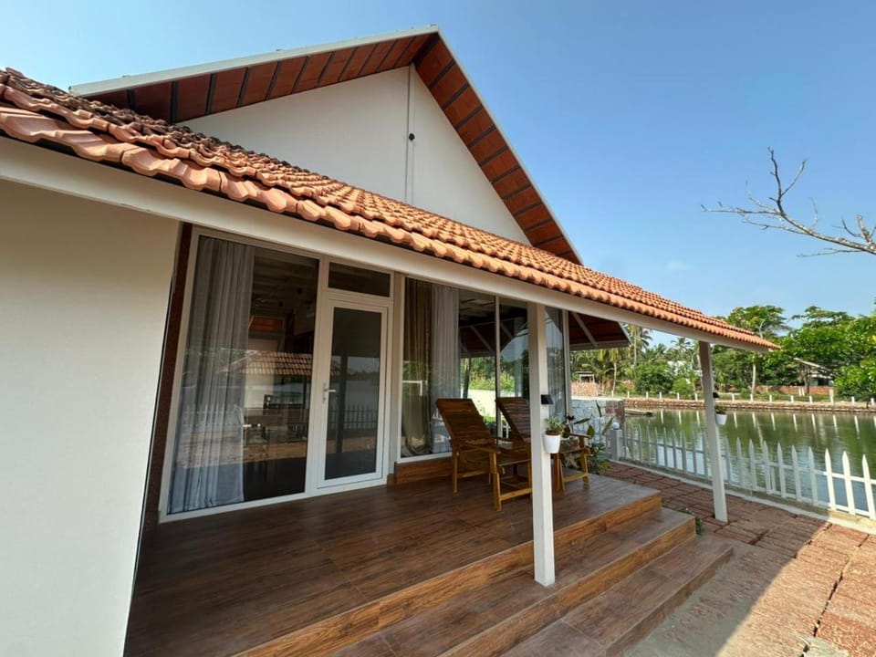 Amber Lake View Villa & Homestay 1BHK Villa in Kerala