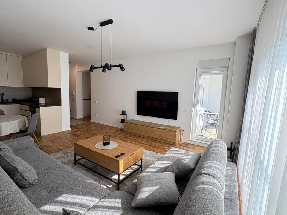 City View Apartment with Free Private Parking - Prishtina Center Apartment in Serbia