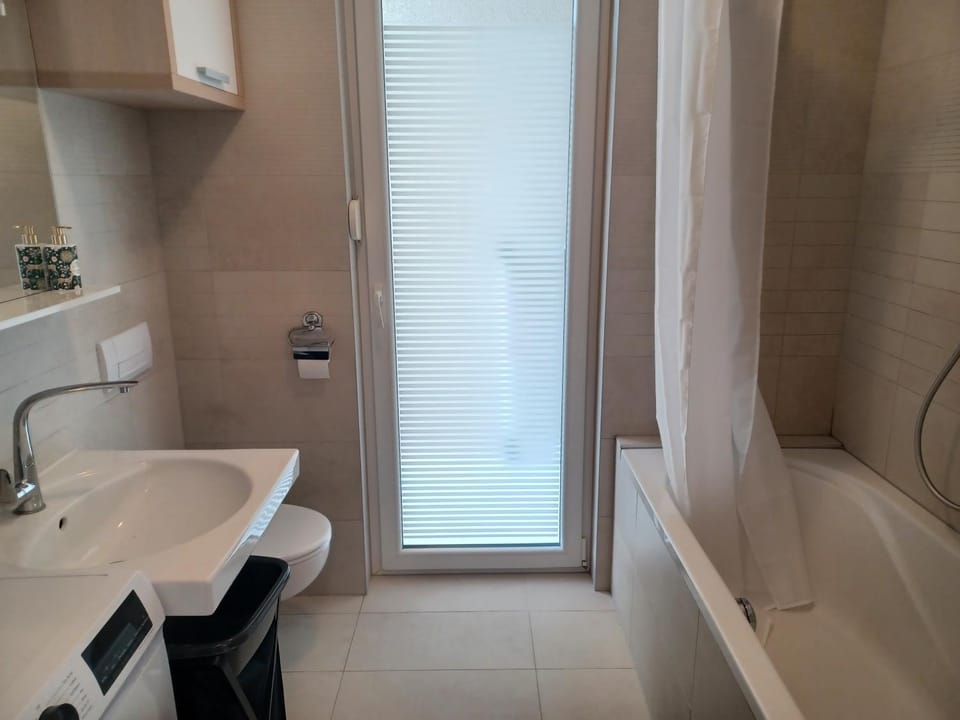 Toilet, Bathroom, Bath