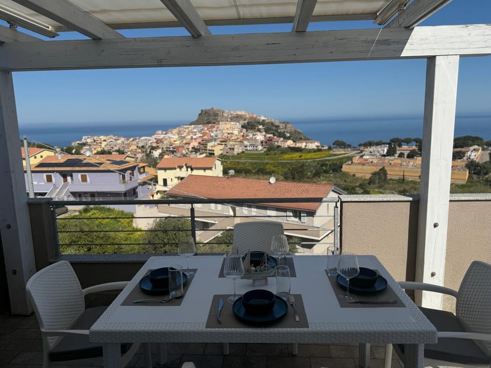 Balcony/Terrace, Dining area, Mountain view, Sea view