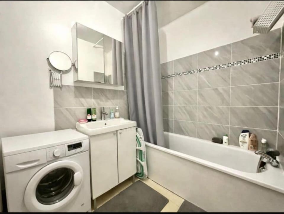 Cozy F2 apartment in Sartrouville near Paris and RER A Apartment in Sartrouville