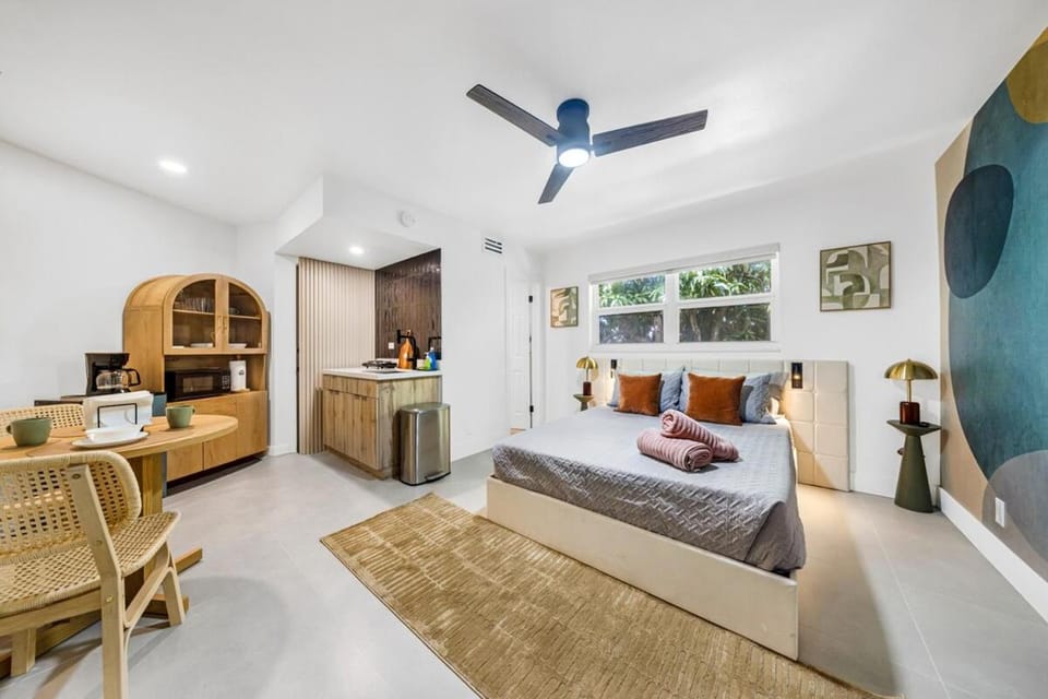 Art Room Studio 2 ppl- Bright Relaxing stay Apartment in Oakland Park