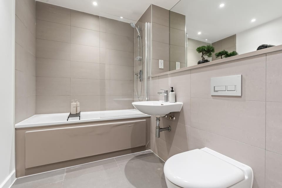Bathroom, Bath