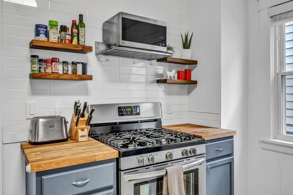 CLE's Gordon Square Gem Apartment in Ohio City