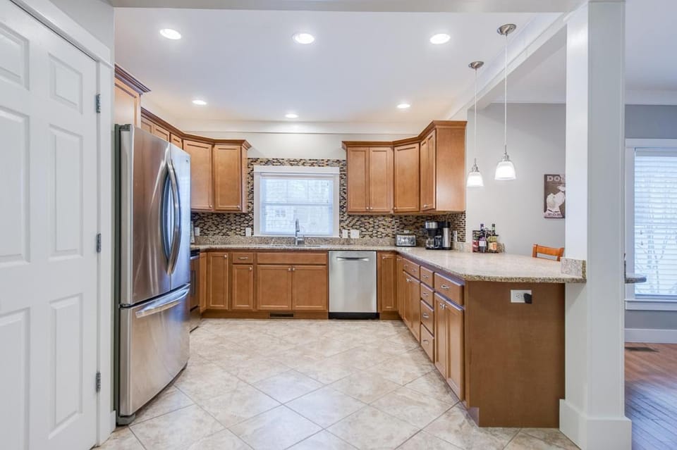Swimming Pool & Shuffleboard - 2 Blocks to Kid's Corner & South Beach House in South Haven