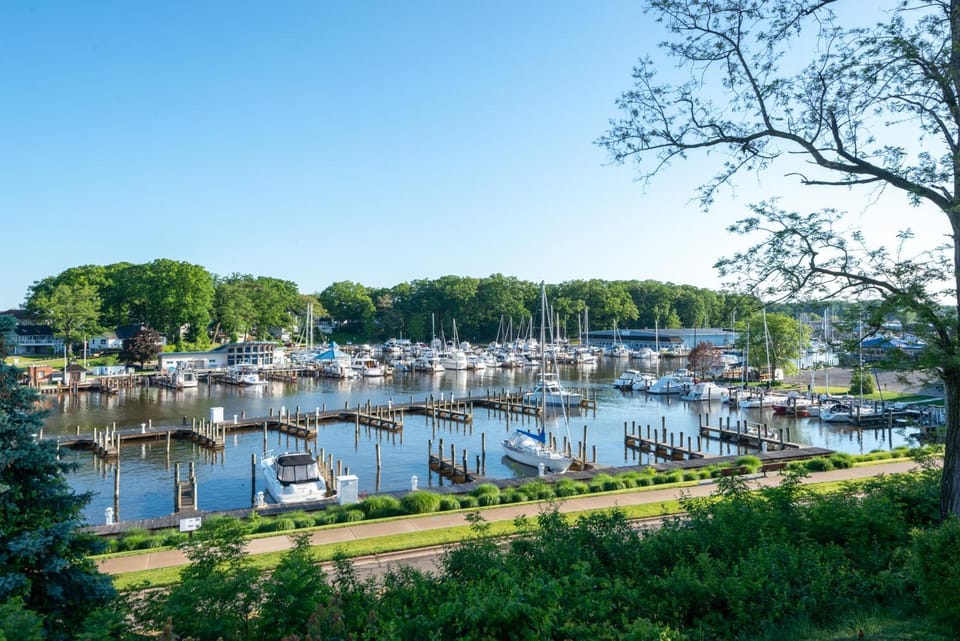 Luxury Harbor View Home in the Heart of Downtown House in South Haven