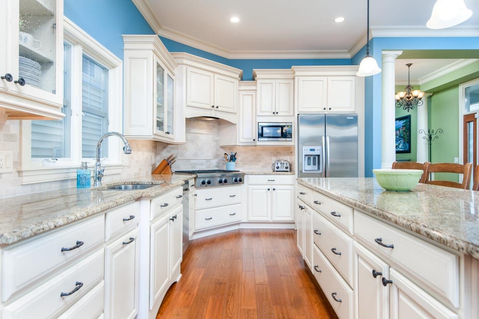 5 Bedroom Home Just Steps from North Beach & Downtown House in South Haven