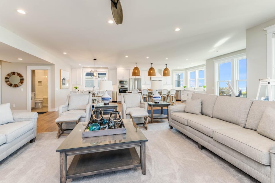 605 Monroe - Overlooking South Beach & Lighthouse House in South Haven