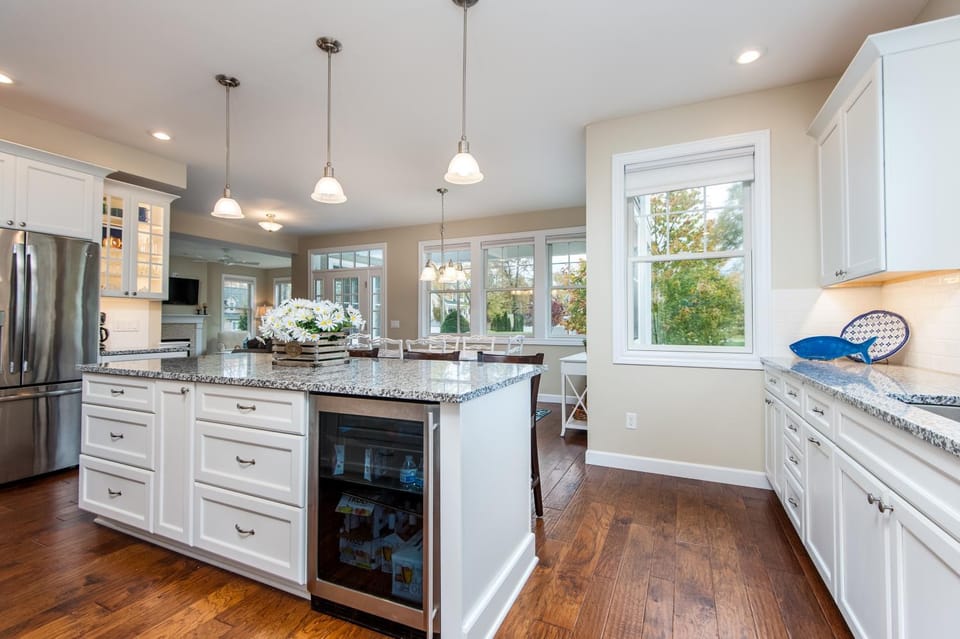 Steps from South Beach & Kid's Corner Park! House in South Haven