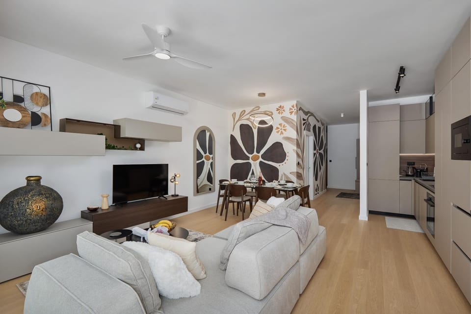 Living room, Dining area, kitchen
