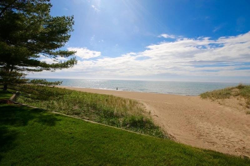 Bent Tree Condo - Private Beach, Swimming Pool, Tennis Courts & More House in South Haven