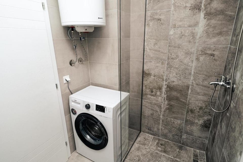 Shower, Bathroom, washing machine, washing machine