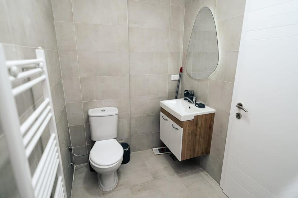 Shower, Toilet, Bathroom, washing machine