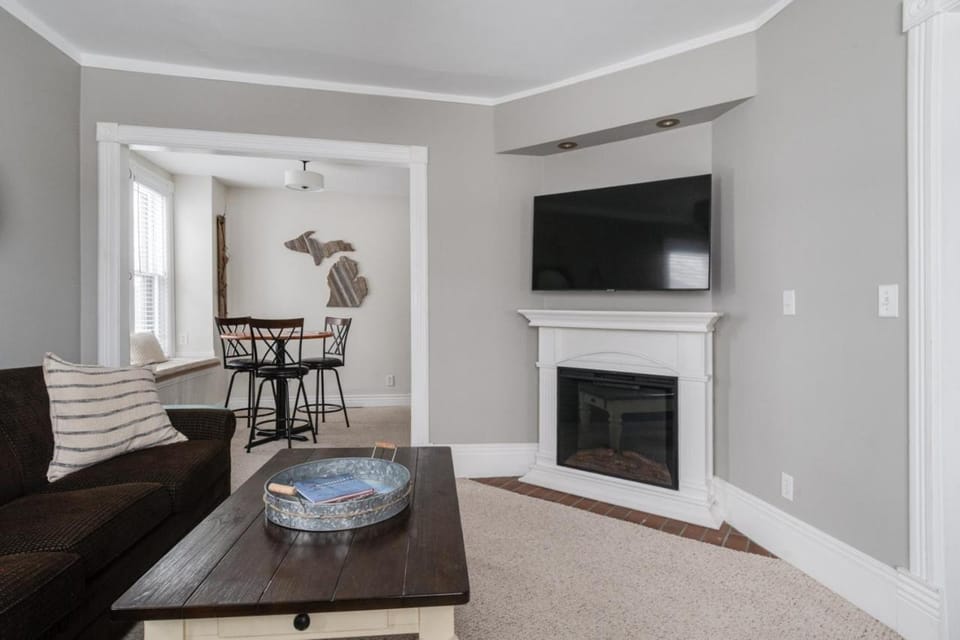 Timeless South Haven Retreat — Walk to Downtown, Marina & Beach House in South Haven