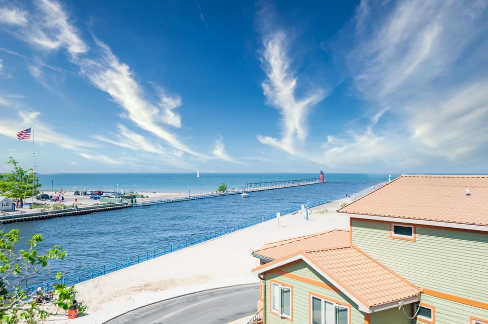 Upscale Waterfront Home w/ Panoramic Views on Lake Michigan! House in South Haven