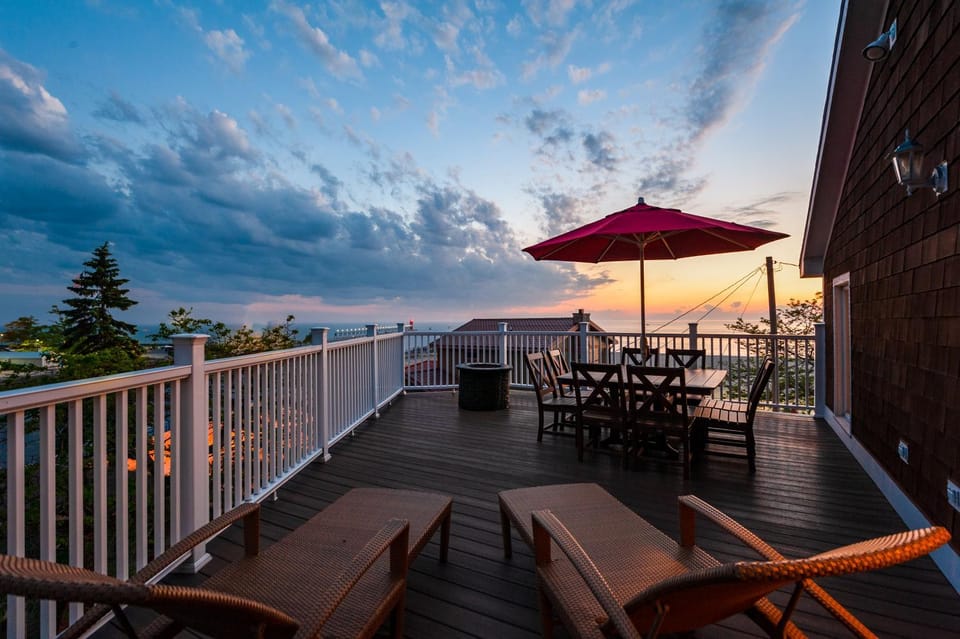 Upscale Waterfront Home w/ Panoramic Views on Lake Michigan! House in South Haven
