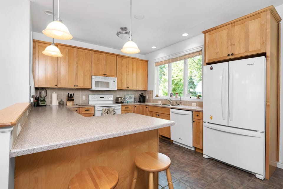 Cozy Home w/Fire Pit - 1 Block to Beach & Close to Town House in South Haven
