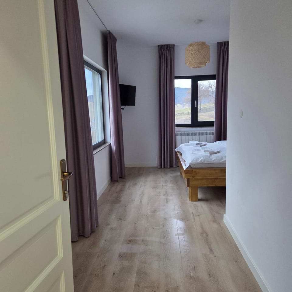 Complex Dealu'Frumos Bed and Breakfast in Brașov County