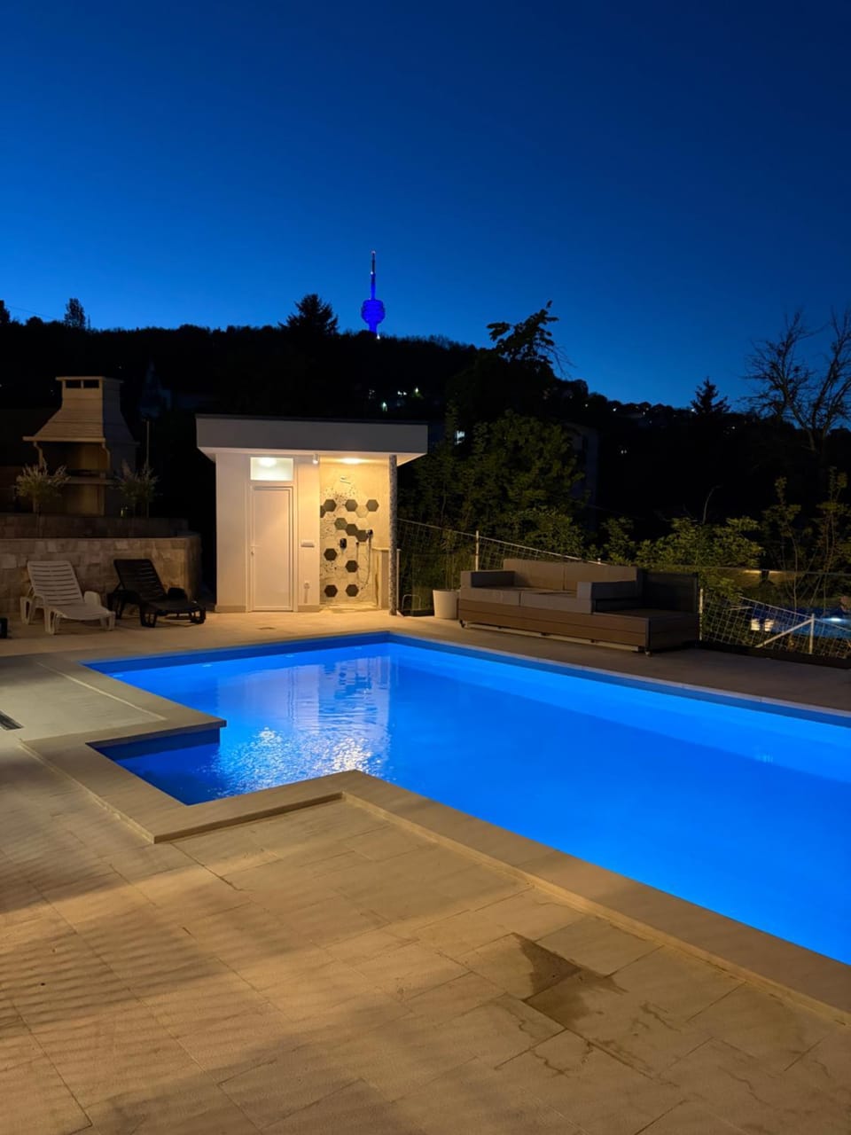 Swimming pool