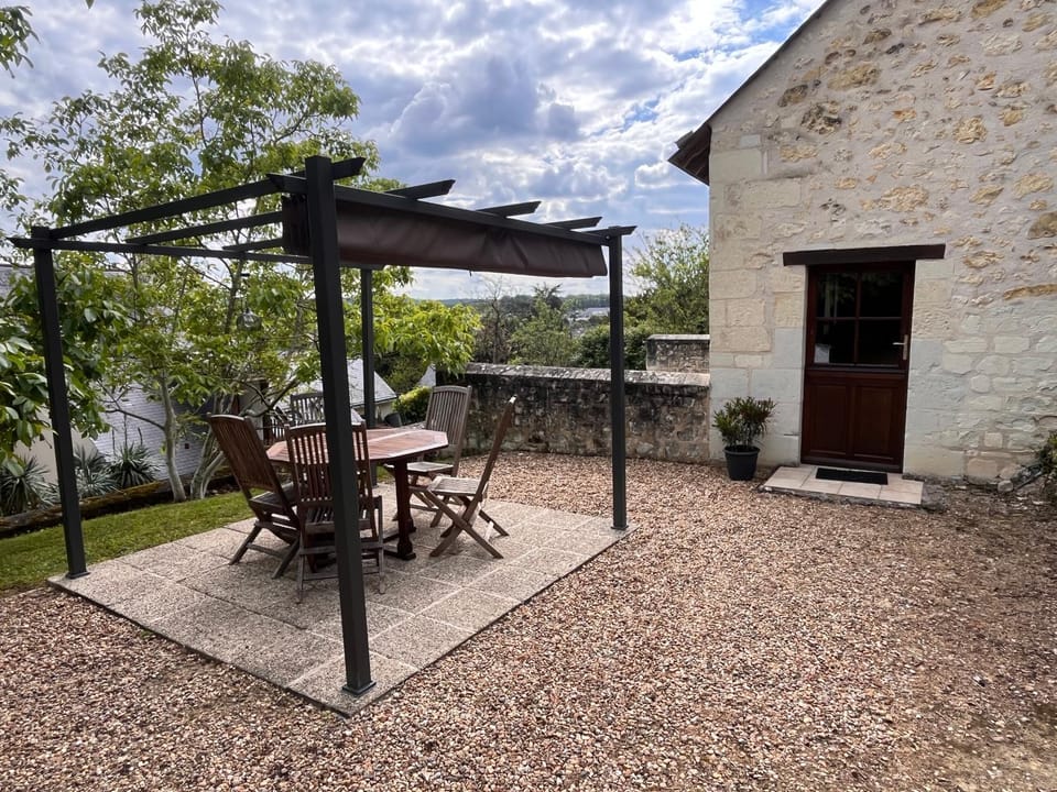Patio, Spring, BBQ facilities, Garden view
